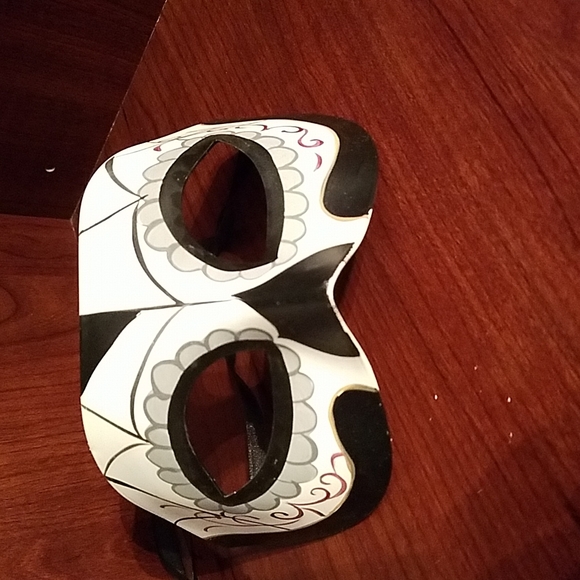 Day of the death grimace - Picture 1 of 2